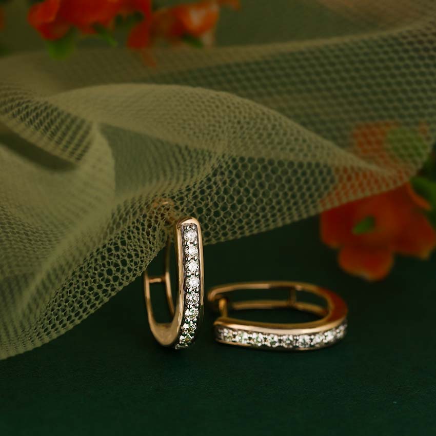 The Tamasvini Gold and Diamond Nosepin for Women - Imagen 5
